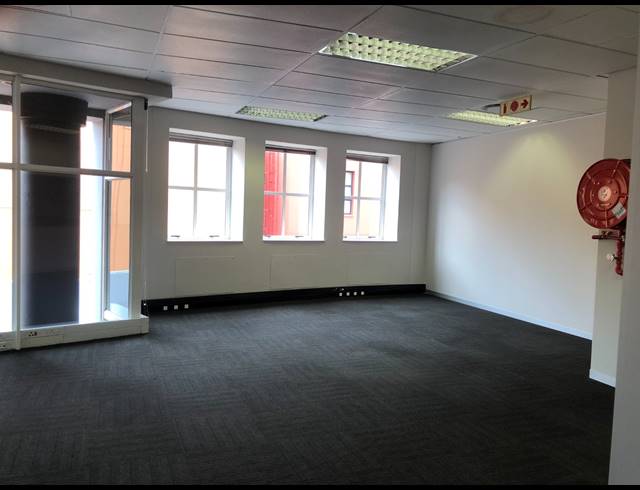 165M² OFFICE TO LET IN ILLOVO